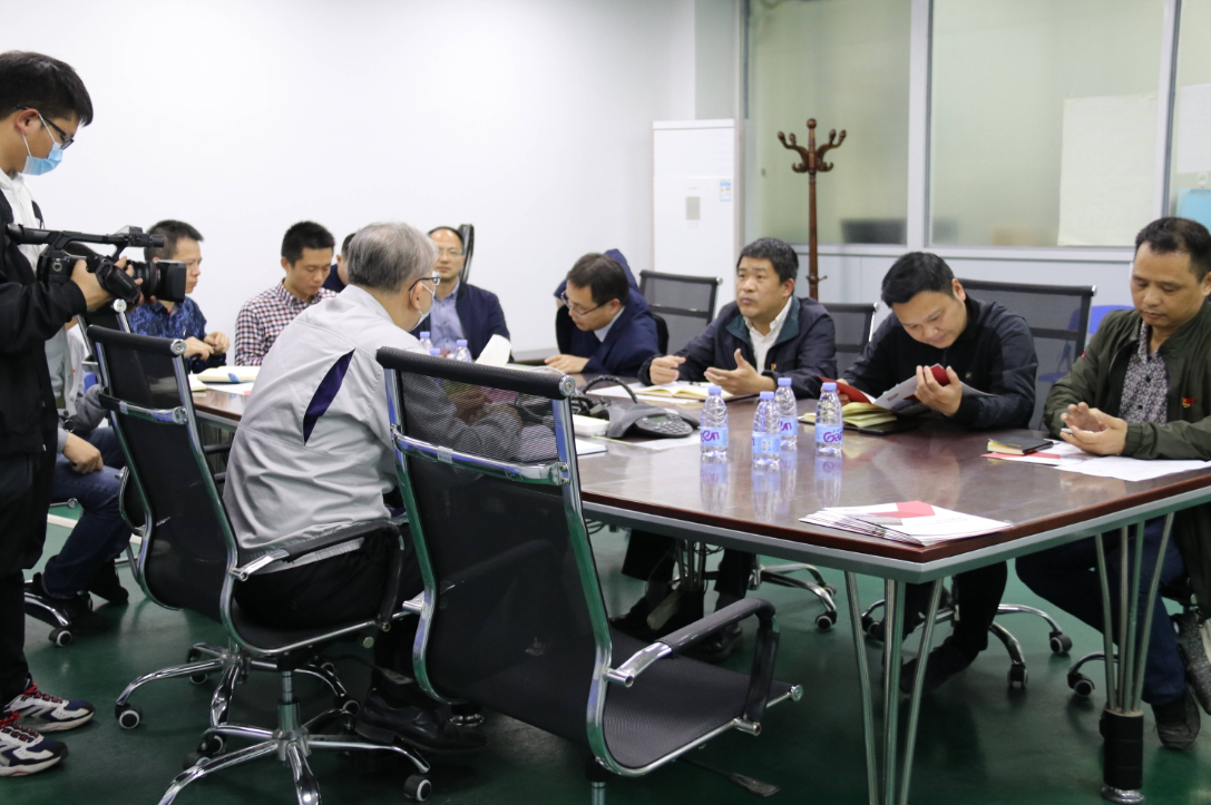 J9����|����վ����