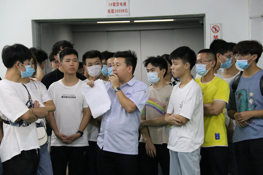 J9����|����վ����