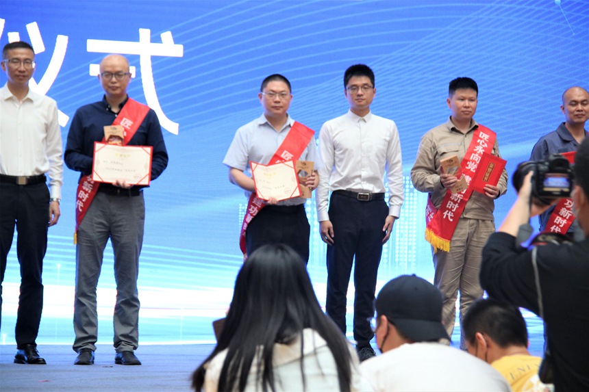 J9����|����վ����