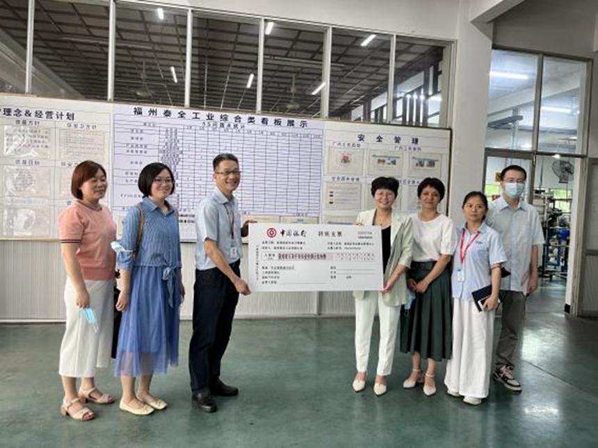 J9����|����վ����