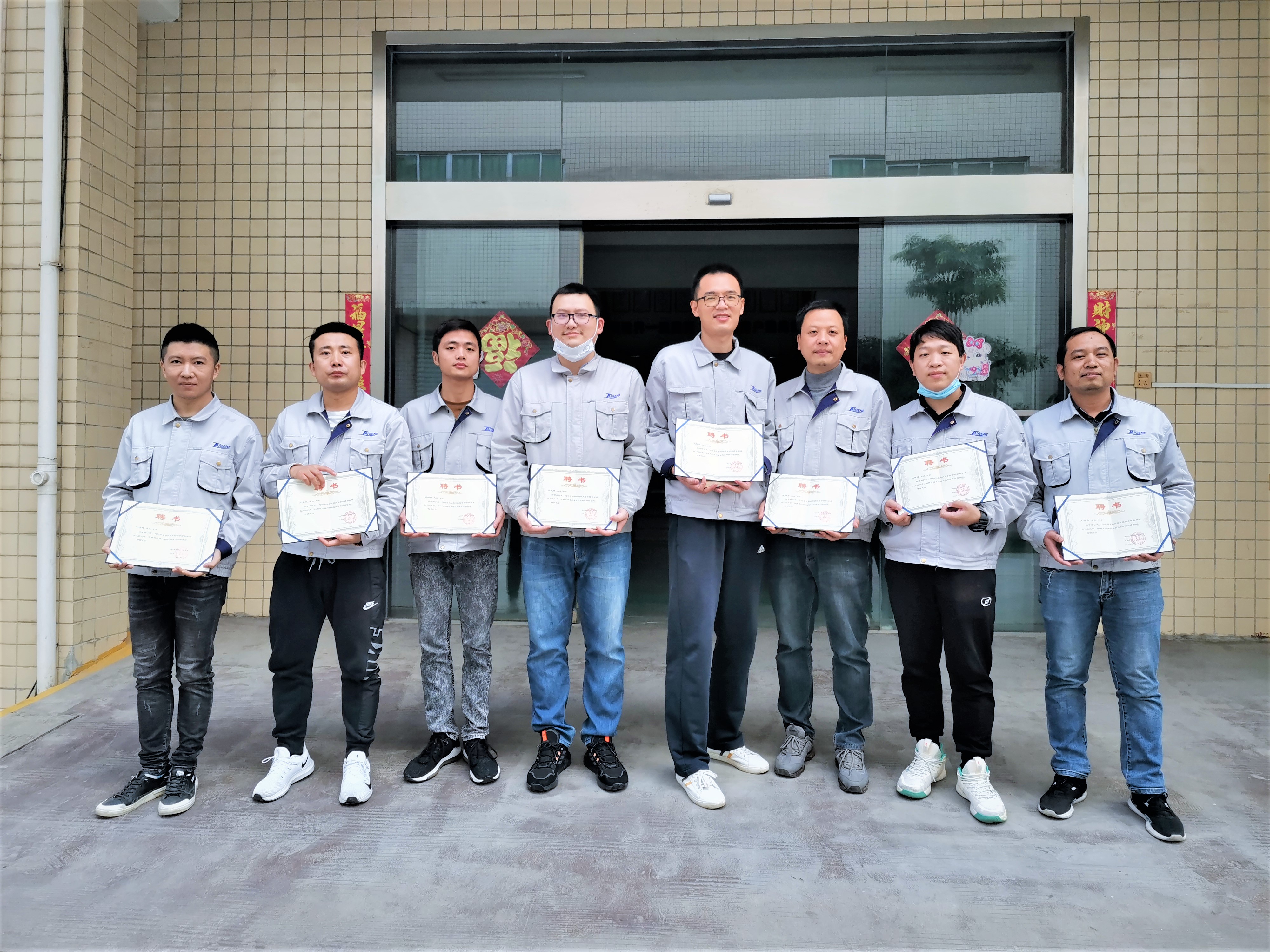 J9����|����վ����